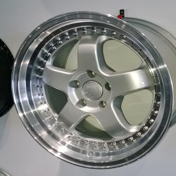 RS1 WHEEL 18 x 8 Silver